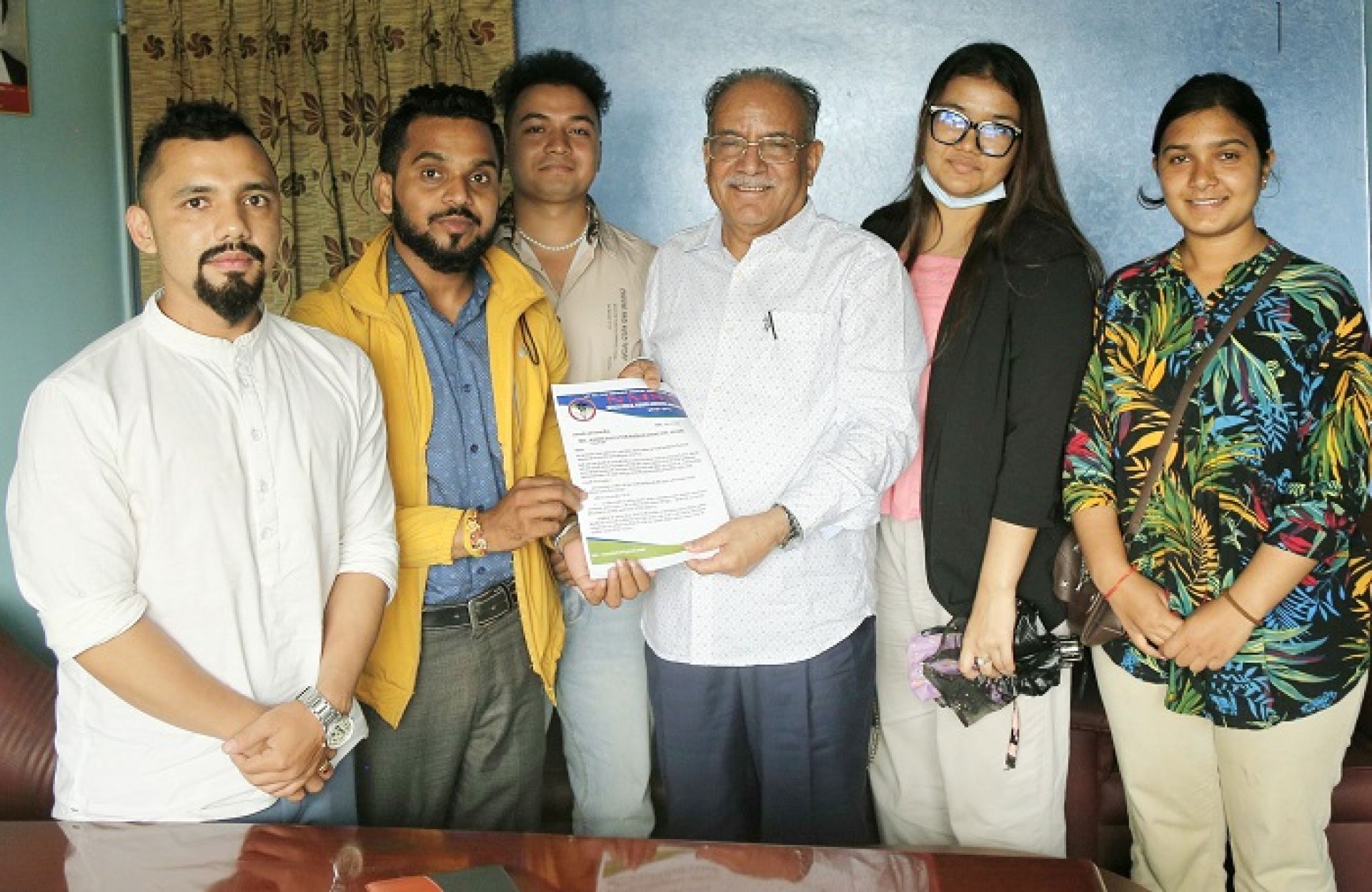बङ्गलादेशबाट फर्केका विद्यार्थीलाई देशभित्रै ‘इन्टर्न’को व्यवस्था मिलाउन पहल गर्छुः अध्यक्ष दाहाल